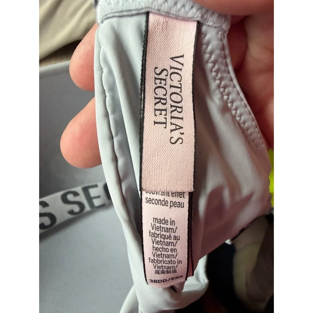 Victoria's Secret Bra Womens 38DD‎ Gray Logo Strap Push-Up Underwire